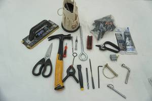 lot 260 image: hand tools and hardware lot