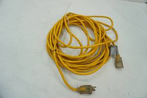 lot 268 image: heavy duty extension cord