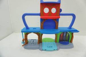 lot 280 image: PJ Masks Headquarters Playset