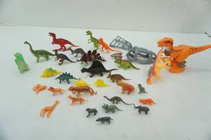 lot 290 image: dinosaur lot