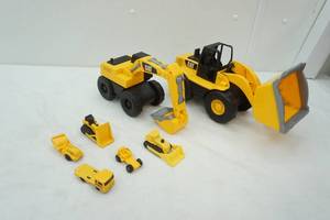 lot 293 image: CAT construction toys