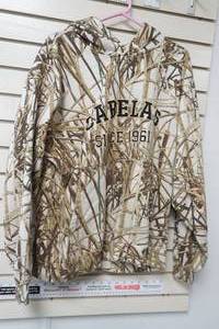 lot 304 image: Cabelas Sweatshirt Size XL