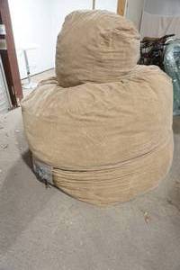 lot 323 image: Lovesac & Ottoman