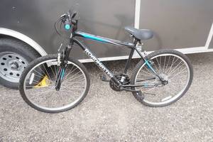 lot 327 image: Roadmaster 26 18 speed bike