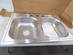 lot 8 image: Dayton Kitchen Sink unused with box