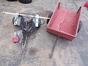 lot 11 image: Garden Trailer and Garden Sprayer Boom
