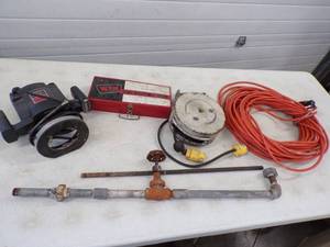 lot 18 image: Skil Plunge Router, Extension Cord, Soldering Gun and pipe parts