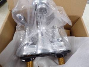 lot 30 image: Bathroom Sink Faucet