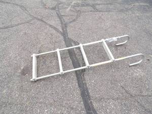 lot 70 image: 4 Step Boat ladder