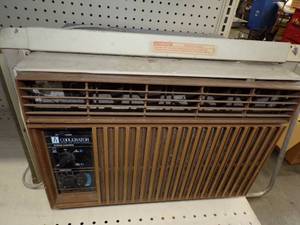 lot 89 image: 5000 BTU Air Conditioner