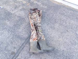 lot 87 image: Size 12 Insulated Columbia Waders