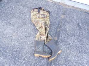 lot 96 image: Size 11 Insulated Ducks Unlimited Waders