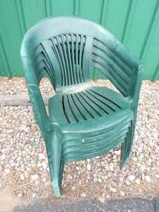 lot 102 image: 5 Outdoor Chairs