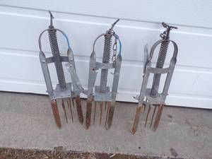 lot 110 image: 3 Gopher Traps