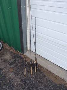 lot 117 image: 4 Fishing Rods and Reels