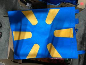 lot 135 image: REUSABLE WALMART SHOPPING BAG 100 COUNT