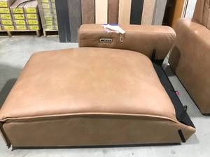 LOUNGE SECTION, MISSING BACK REST