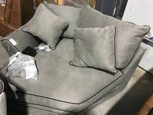 lot 11 image: GREY CORNER SECTIONAL