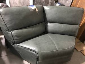 lot 16 image: GREEN CORNER SECTIONAL