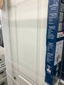 lot 39 image: 2  RIGHT HAND INTERIOR DOORS