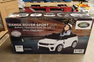 lot 8 image: Range Rover Sport SVR Battery Operated Ride On 12V Toy Car
