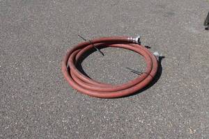 lot 17 image: 1 Heavy Duty Air Hose - 25 Section