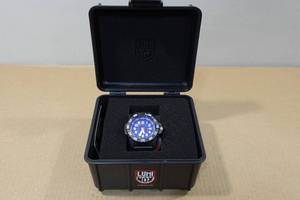 lot 20 image: Luminox Mens Navy Seal Trident Divers 45mm Watch XS.3503.F