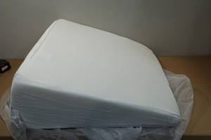 lot 40 image: Wedge Pillow