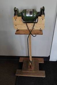 lot 136 image: Central Machinery Bench Grinder on Rolling Stand