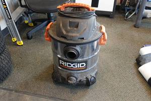 lot 140 image: Ridgid 10 Gallon Shop Vac