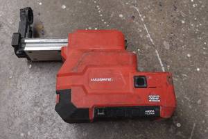 lot 152 image: Milwaukee Hammer Vac Dust Extractor