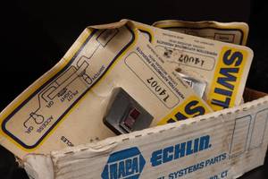lot 156 image: 8 Switches for Automotive, Recreational Vehicles