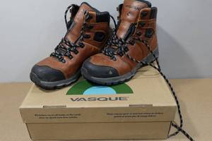 lot 181 image: Vasque 7145 St Elias FG GTX Womens Hiking Boots - Size 7.5