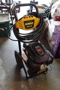 lot 53 image: DeWalt 3300 PSI Gas Pressure Washer