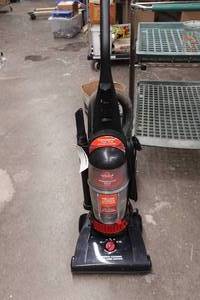 lot 71 image: Bissel Power Force Vacuum