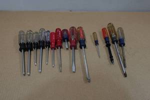 lot 76 image: Assorted Drivers - Flat, Phillips, Torx