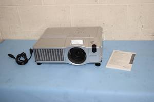 lot 46 image: Hitachi CP-X505 XGA Conference  Home Theater Projector - Projection System