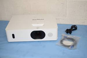 lot 74 image: Hitachi CP-WU5505 WUXGA 5000-Lumen HD Home Theater LCD Projector  Projection System