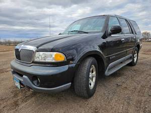 lot 7 image: 1999 Lincoln Navigator