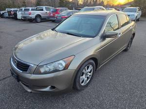 lot 13 image: 2008 Honda Accord - CranksNo Start