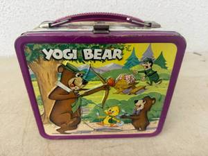 lot 8 image: Yogi Bear Lunch Box with Thermos