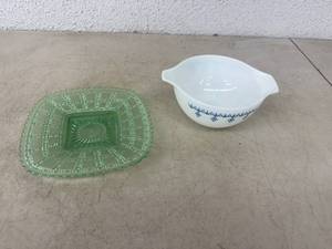 lot 16 image: Uranium Glass & PYREX