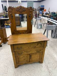 lot 30 image: Antique Oak Dry Sink with Mirror