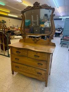 lot 32 image: Antique Dresser with Mirror