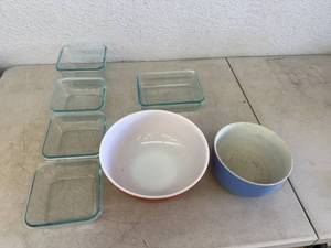 lot 43 image: Pyrex & Halls