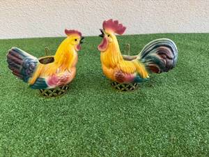 lot 62 image: Rooster Planters