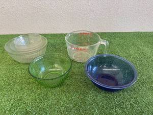 lot 67 image: Pyrex