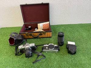 lot 79 image: Cameras