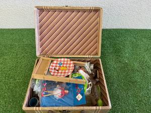 lot 80 image: Vintage Childrens Toys