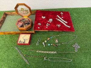 lot 98 image: Jewelry Including at Least 1 Piece of Sterling Silver
